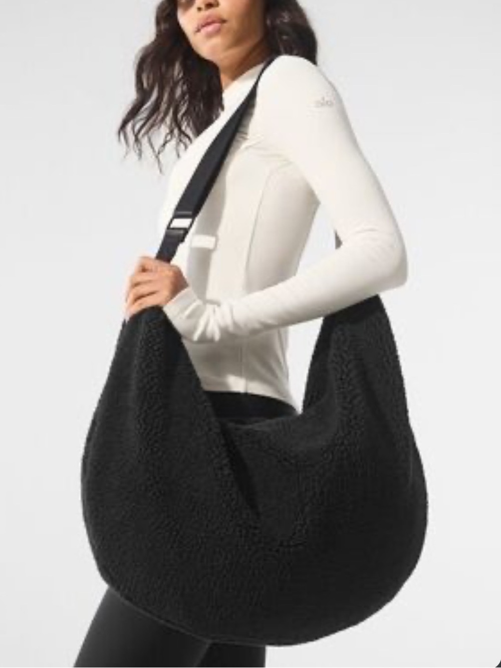 ALO YOGA Sherpa Om The Go Sling Bag Large Black bag w/Adjustable Strap
